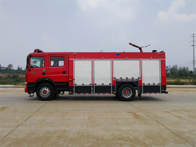 東風D9水罐消防車（6.8噸）圖片